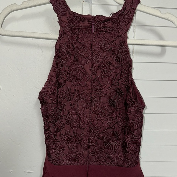 Nordstrom Lulus Skater Halter dress in burgundy. With lace top.‎ Hidden zipper. - Picture 6 of 13